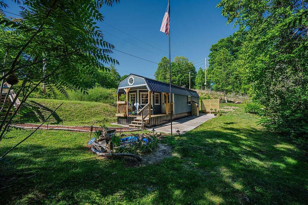 2 Acres of Land with Home for Sale in Beattyville, Kentucky