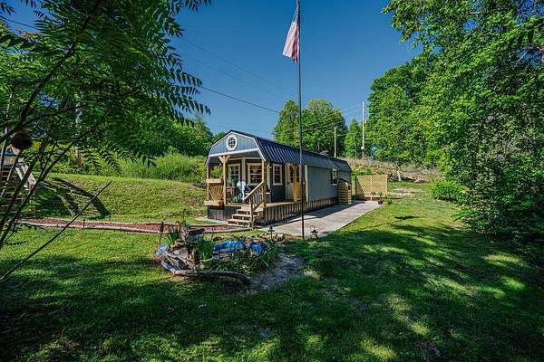 2 Acres of Land with Home for Sale in Beattyville, Kentucky