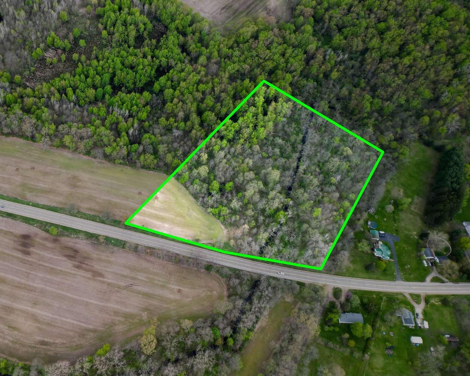 12 Acres of Recreational Land for Sale in Jackson, Michigan