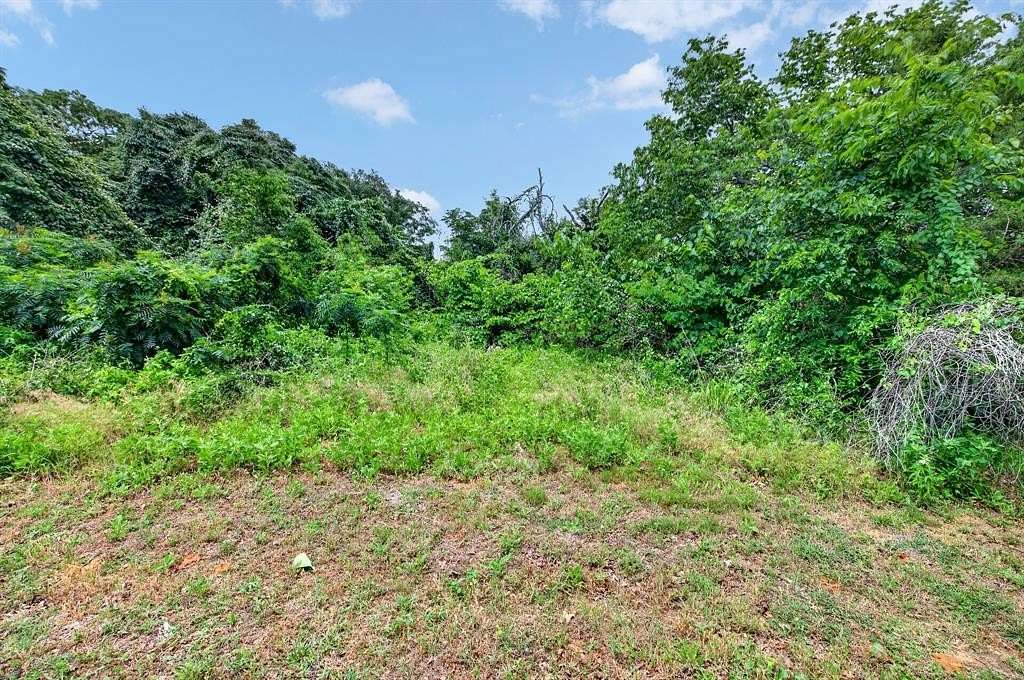 1 Acre of Residential Land for Sale in Southlake, Texas