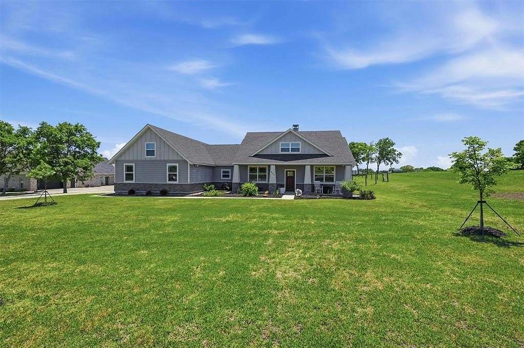 1.57 Acres of Land with Home for Sale in Van Alstyne, Texas