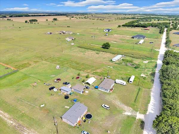 4 Acres of Land for Sale in Itasca, Texas