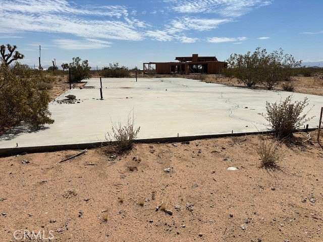 5 Acres of Residential Land for Sale in Landers, California