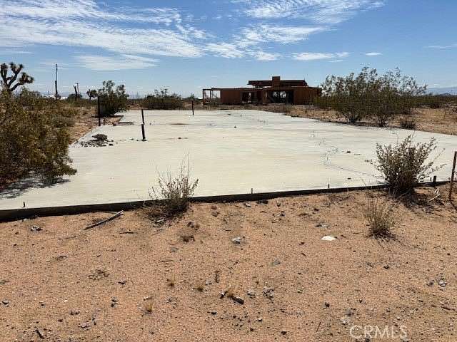 5 Acres of Land for Sale in Landers, California