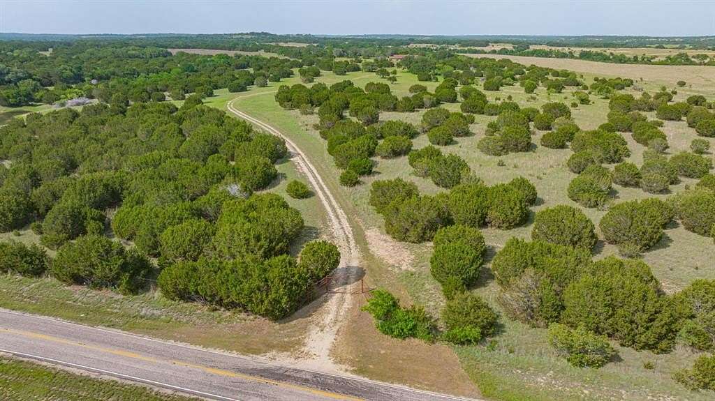 325 Acres of Land for Sale in Walnut Springs, Texas
