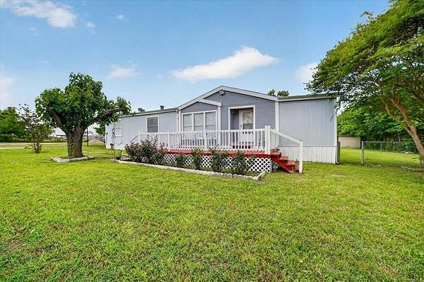 2 Acres of Land with Home for Sale in Kaufman, Texas