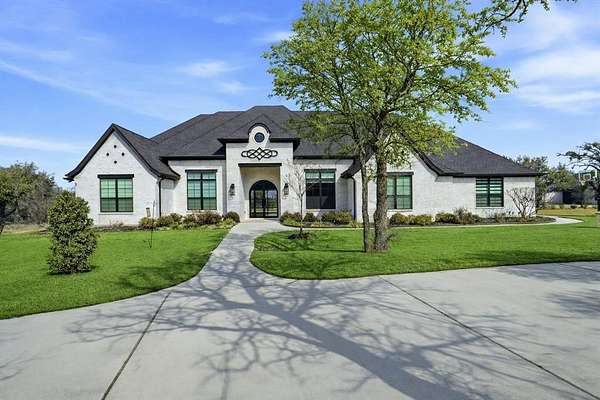 2.34 Acres of Land with Home for Sale in Fort Worth, Texas