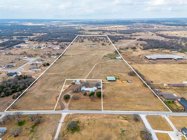 64.4 Acres of Recreational & Residential Land for Sale in Paradise, Texas