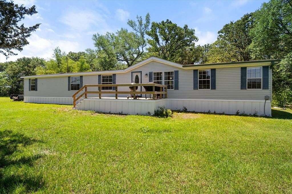 3.1 Acres of Land with Home for Sale in Fruitvale, Texas