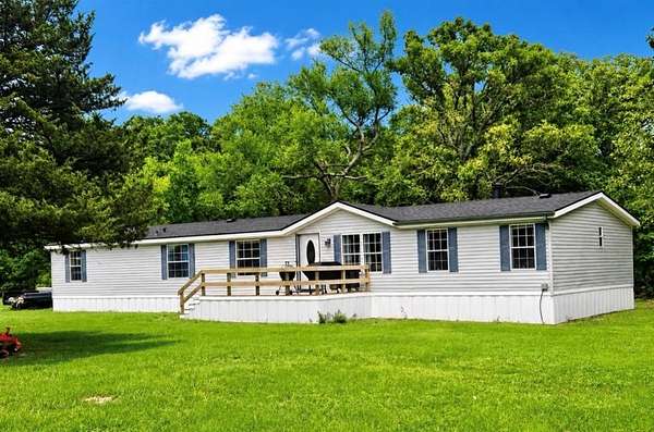 3.1 Acres of Land with Home for Sale in Fruitvale, Texas
