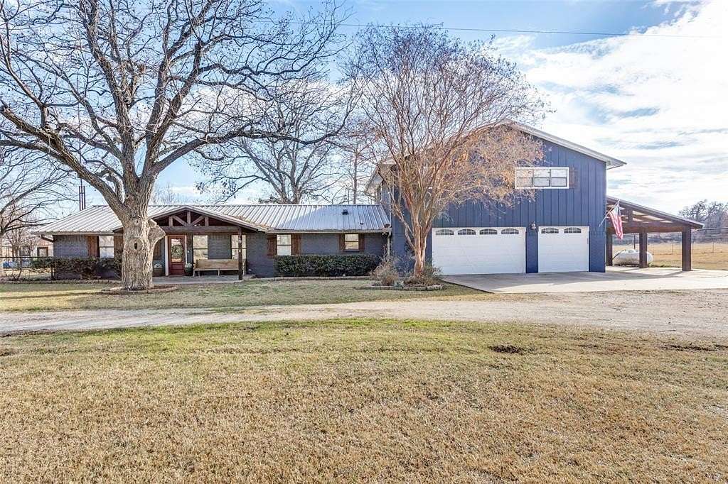 23 Acres of Land with Home for Sale in Chico, Texas