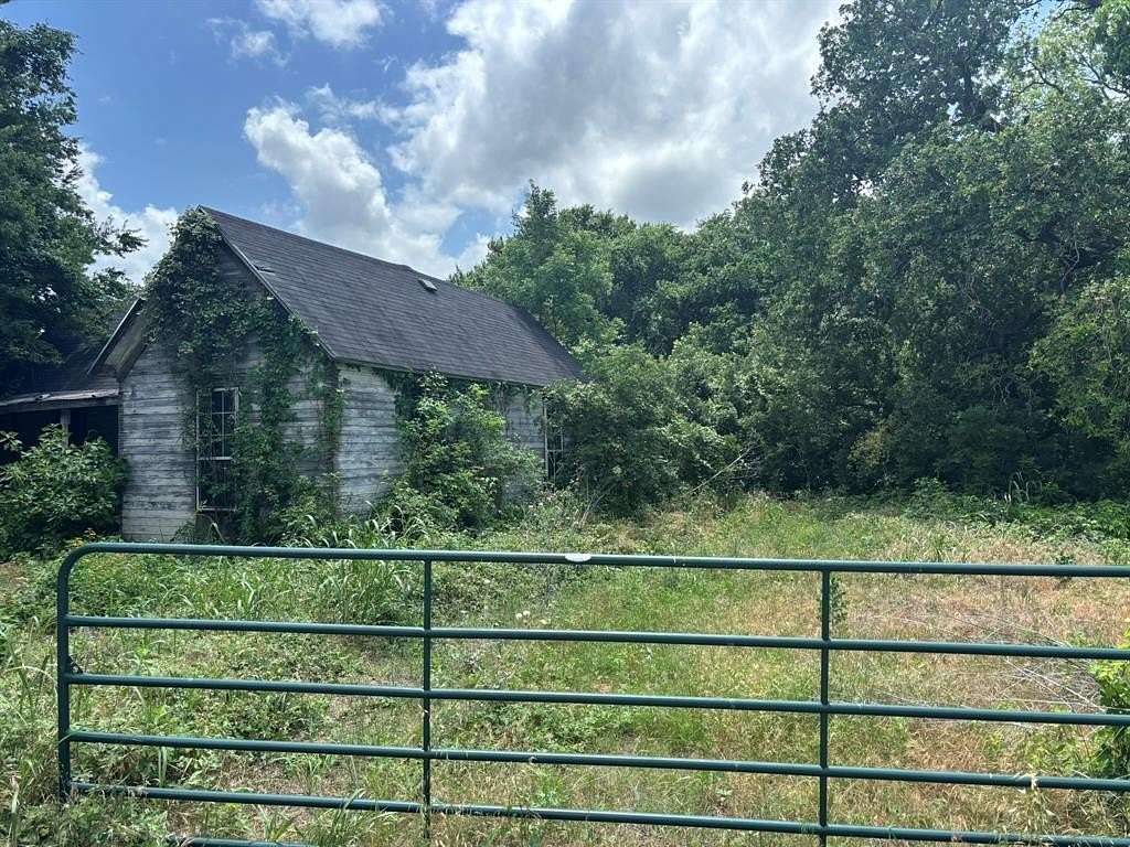 15 Acres of Recreational Land for Sale in Gholson, Texas