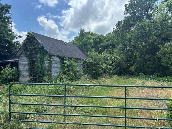 15 Acres of Recreational Land for Sale in Gholson, Texas
