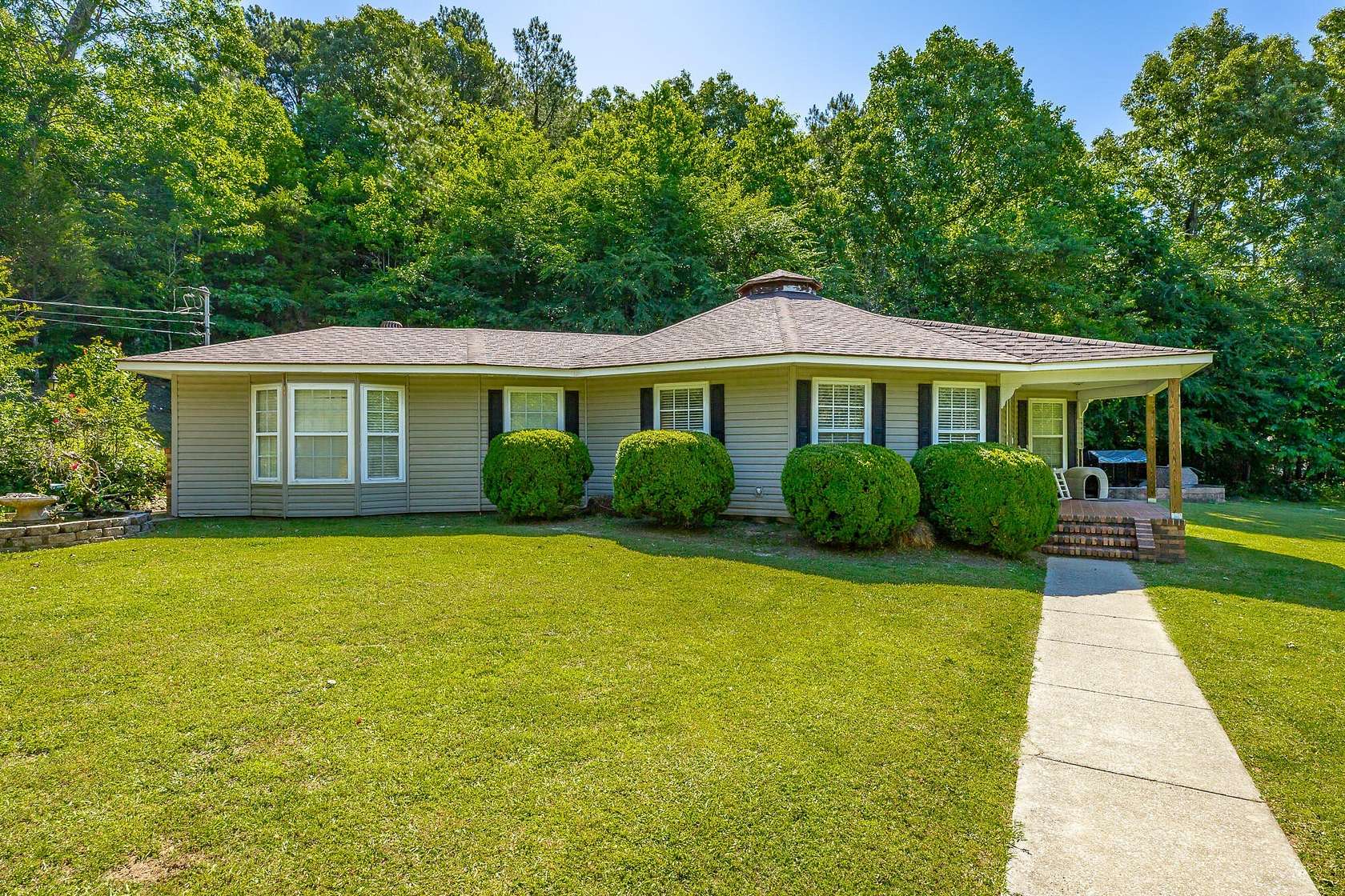1.6 Acres of Land with Home for Sale in Stevenson, Alabama