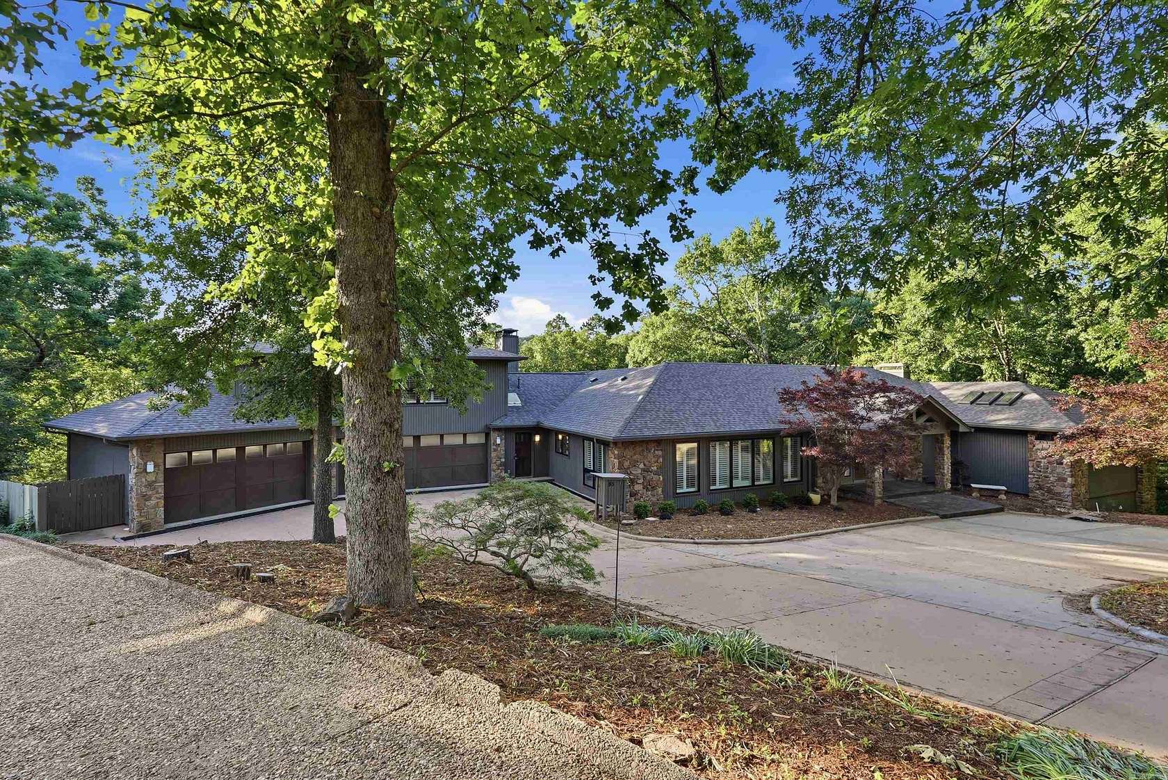 7.25 Acres of Land with Home for Sale in Little Rock, Arkansas