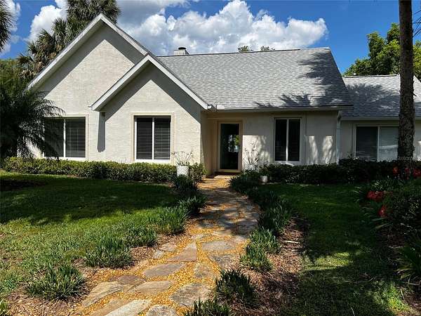3 Acres of Land with Home for Lease in Weirsdale, Florida