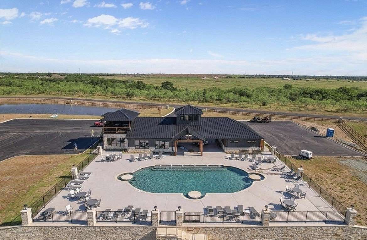 1.44 Acres of Residential Land for Sale in Corsicana, Texas