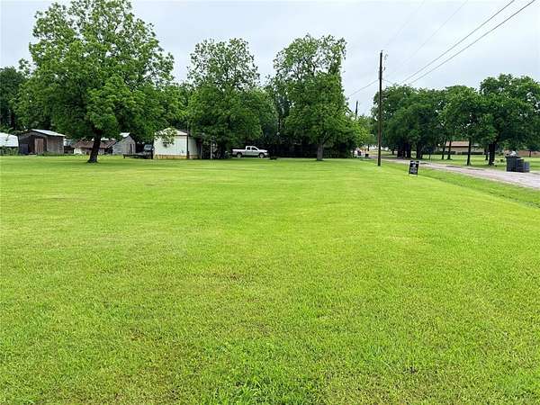 0.92 Acres of Mixed-Use Land for Sale in Tioga, Texas