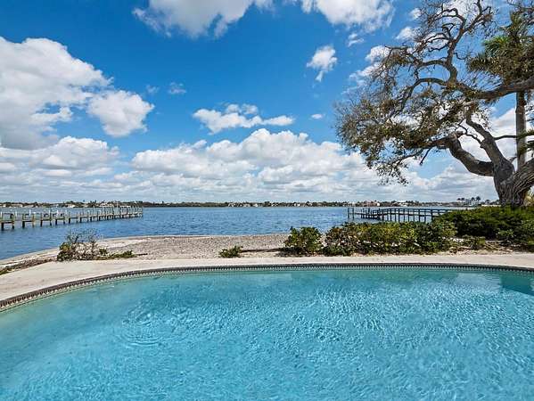 0.45 Acres of Residential Land for Sale in Sarasota, Florida