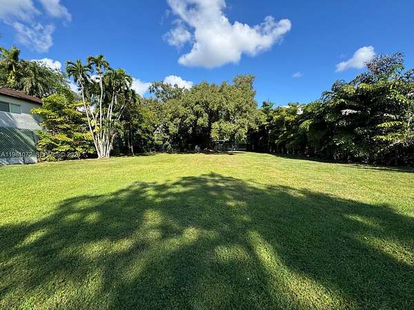 0.32 Acres of Residential Land for Sale in Miami, Florida