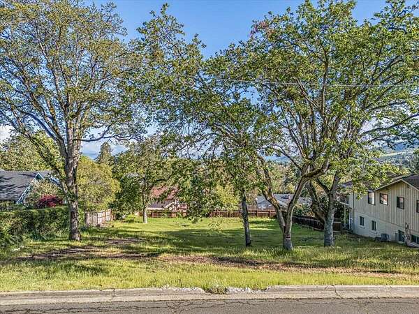 0.29 Acres of Residential Land for Sale in Medford, Oregon