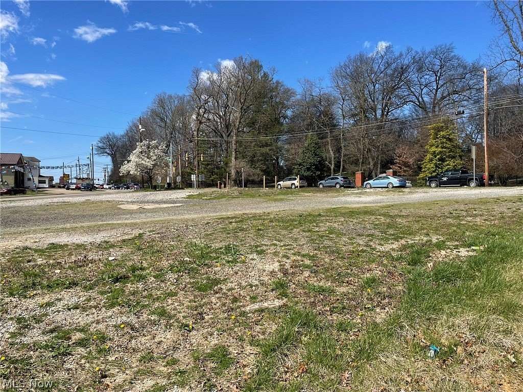 0.52 Acres of Mixed-Use Land for Sale in Parkersburg, West Virginia