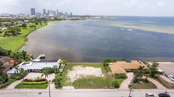 0.29 Acres of Residential Land for Sale in St. Petersburg, Florida