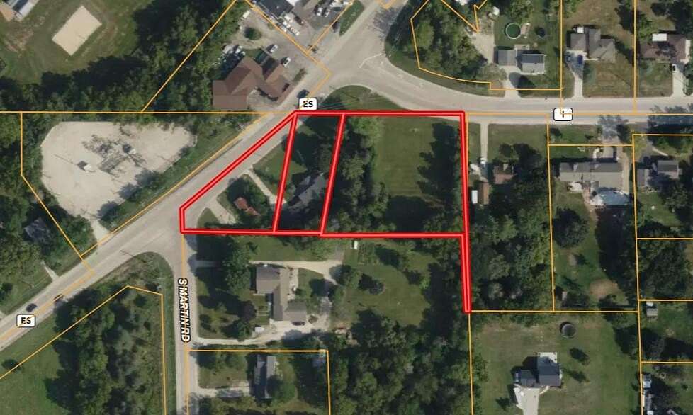 1.28 Acres of Mixed-Use Land for Sale in New Berlin, Wisconsin
