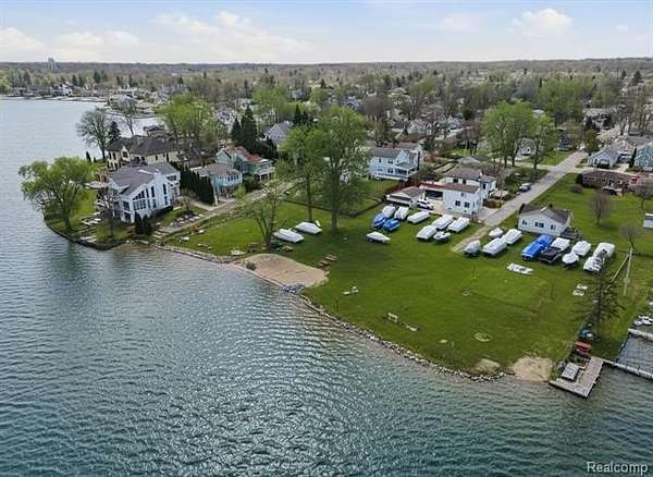 0.1 Acres of Residential Land for Sale in Keego Harbor, Michigan