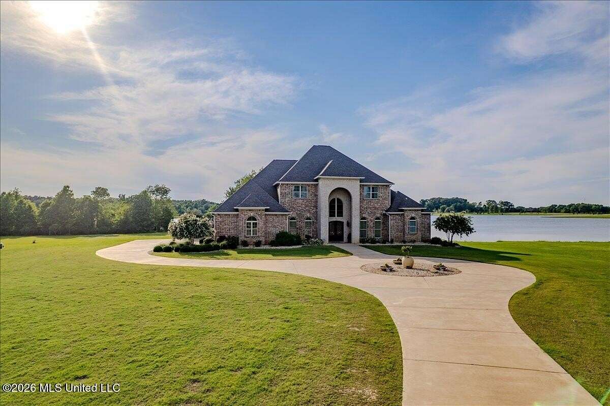 24.5 Acres of Land with Home for Sale in Madison, Mississippi