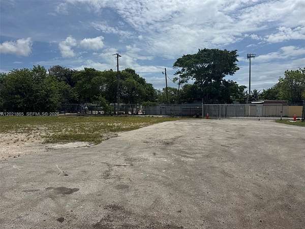 0.39 Acres of Land for Lease in Miami, Florida