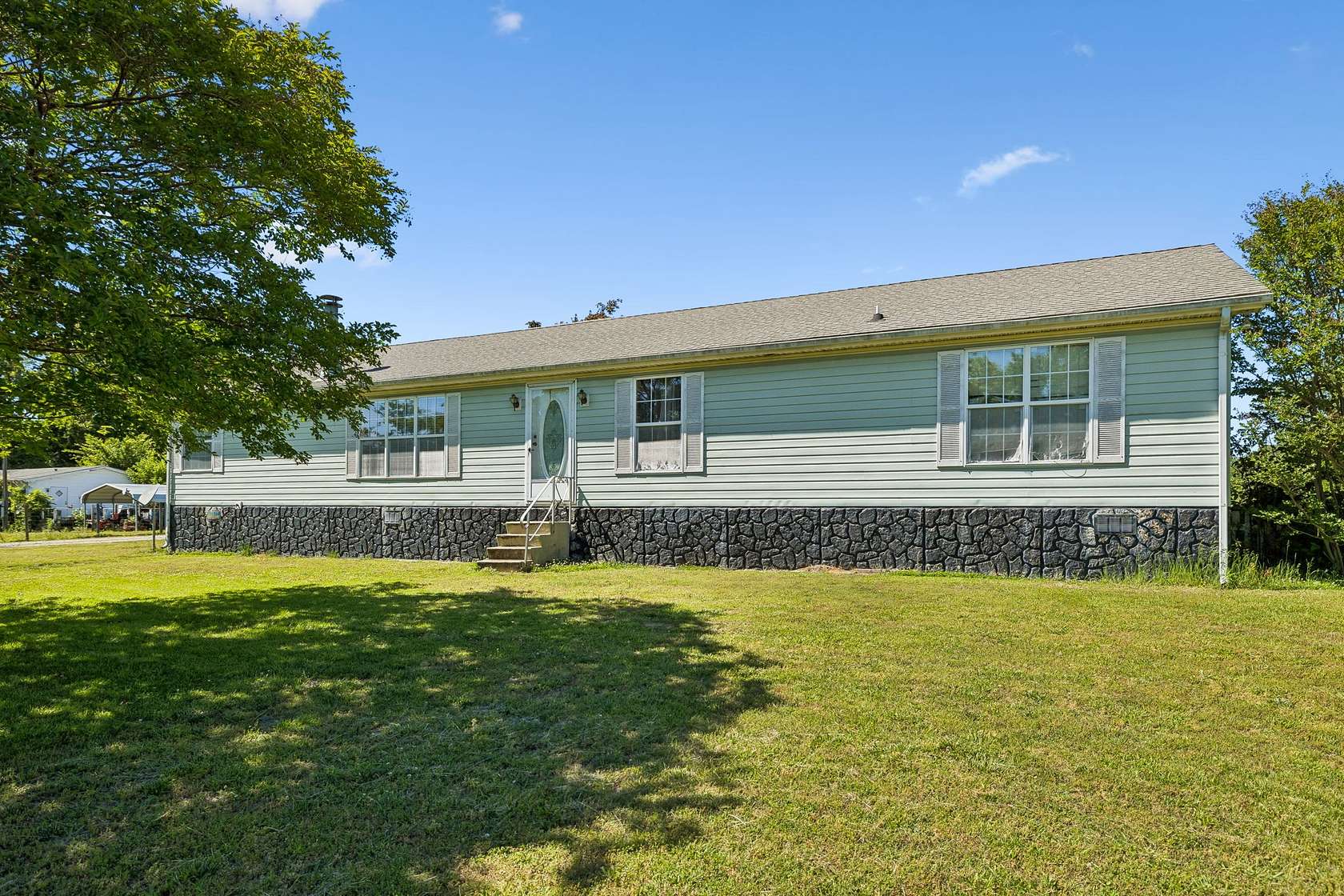 5.1 Acres of Land with Home for Sale in Columbia, Tennessee