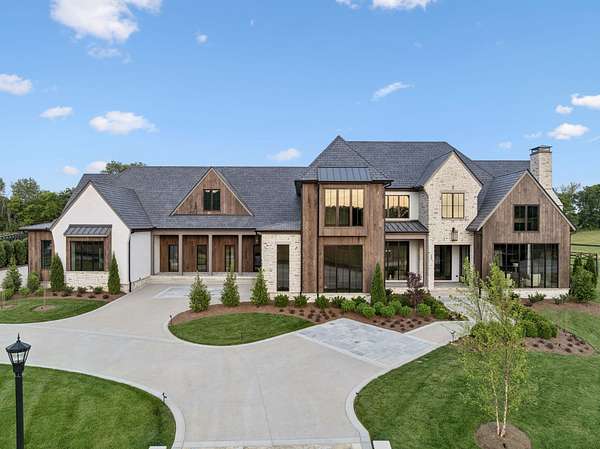 2 Acres of Land with Home for Sale in Franklin, Tennessee