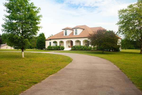 3 Acres of Land with Home for Sale in Clarksville, Tennessee