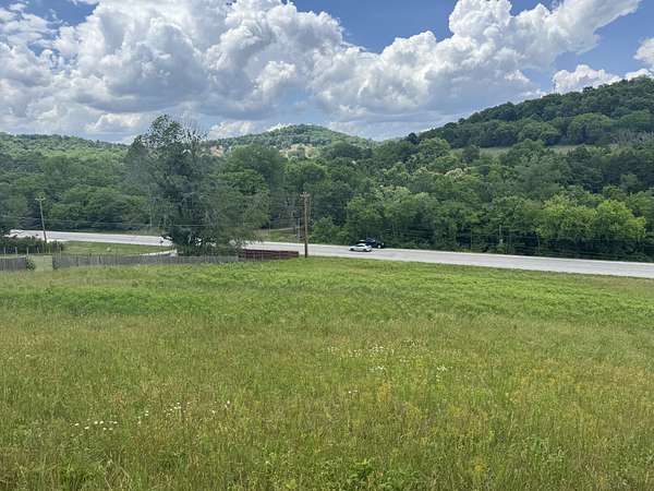 5 Acres of Residential Land for Sale in Carthage, Tennessee