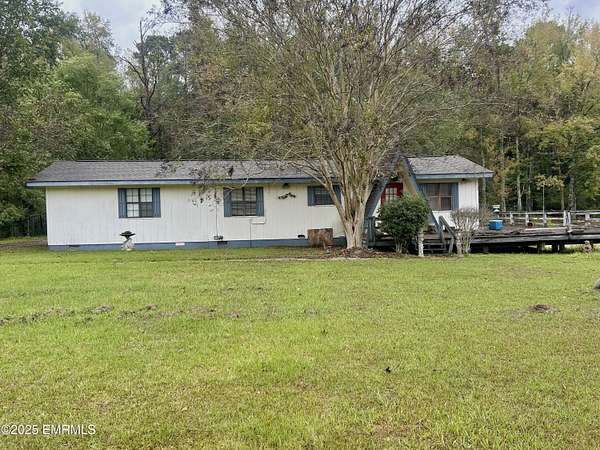 1.5 Acres of Land with Home for Sale in Philadelphia, Mississippi