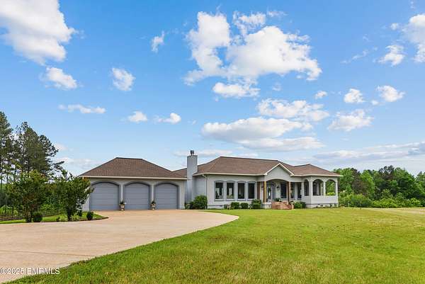 128 Acres of Land with Home for Sale in Union, Mississippi