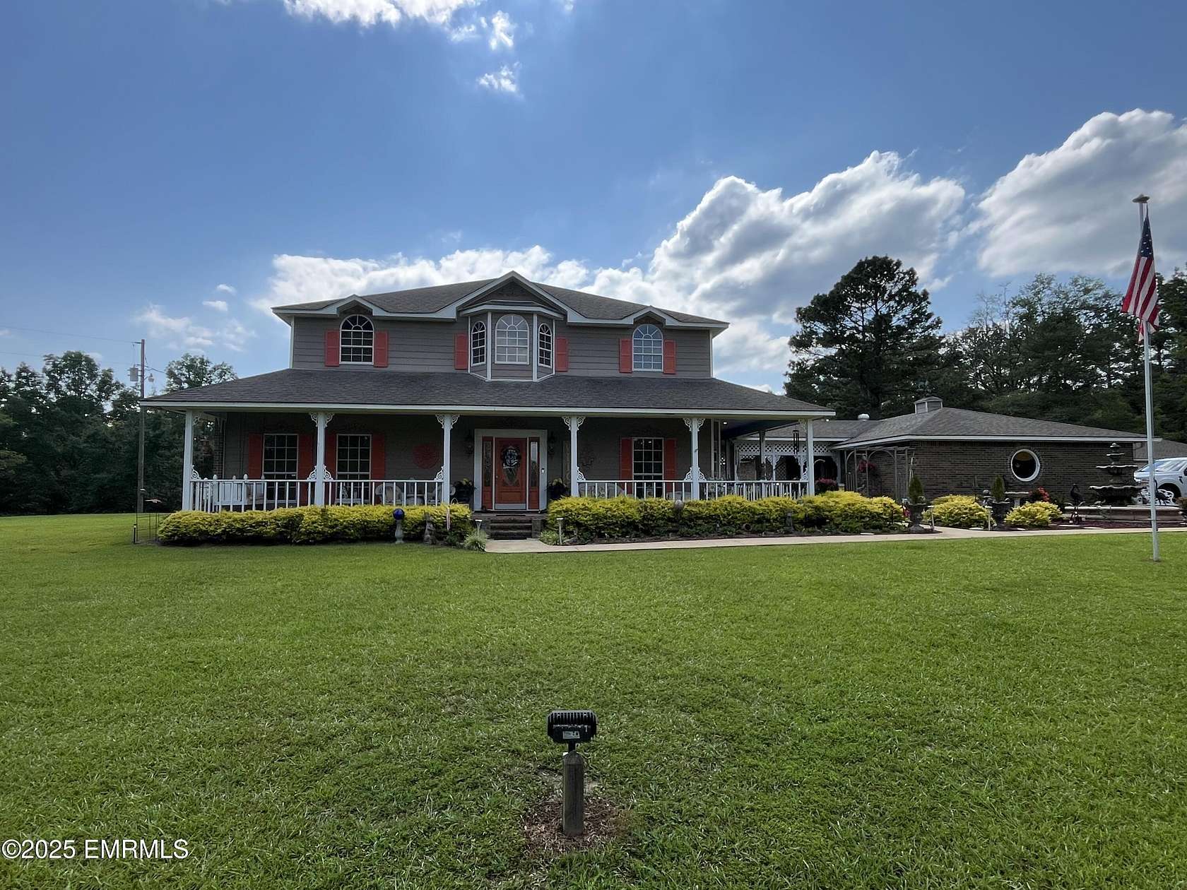 25 Acres of Land with Home for Sale in Philadelphia, Mississippi