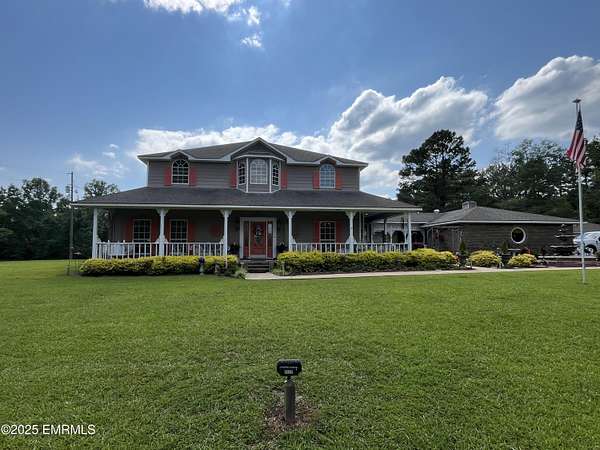 25 Acres of Land with Home for Sale in Philadelphia, Mississippi