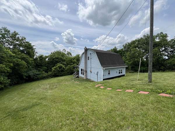5 Acres of Land with Home for Sale in Nicholasville, Kentucky