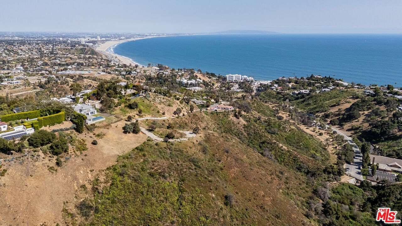 2.68 Acres of Residential Land for Sale in Pacific Palisades, California