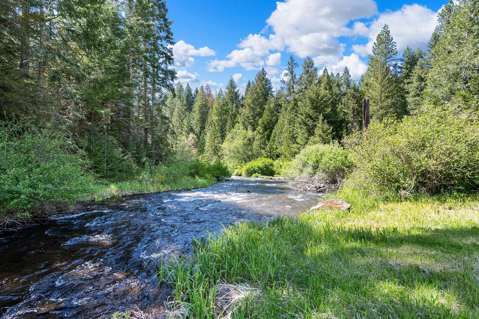 132 Acres of Land with Home for Sale in Eagle Point, Oregon