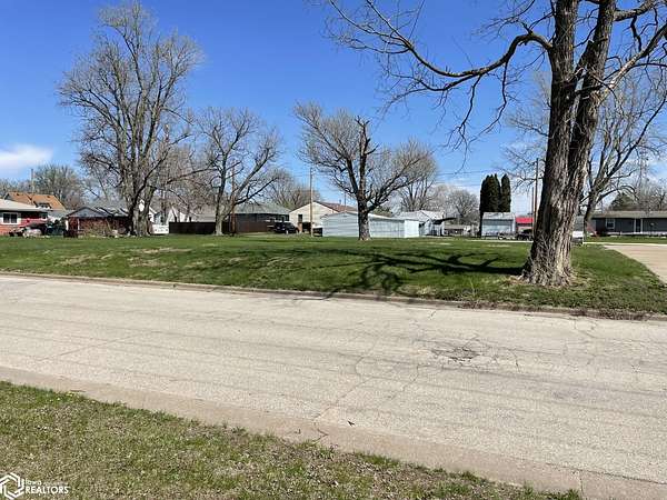 0.33 Acres of Land for Sale in Burlington, Iowa