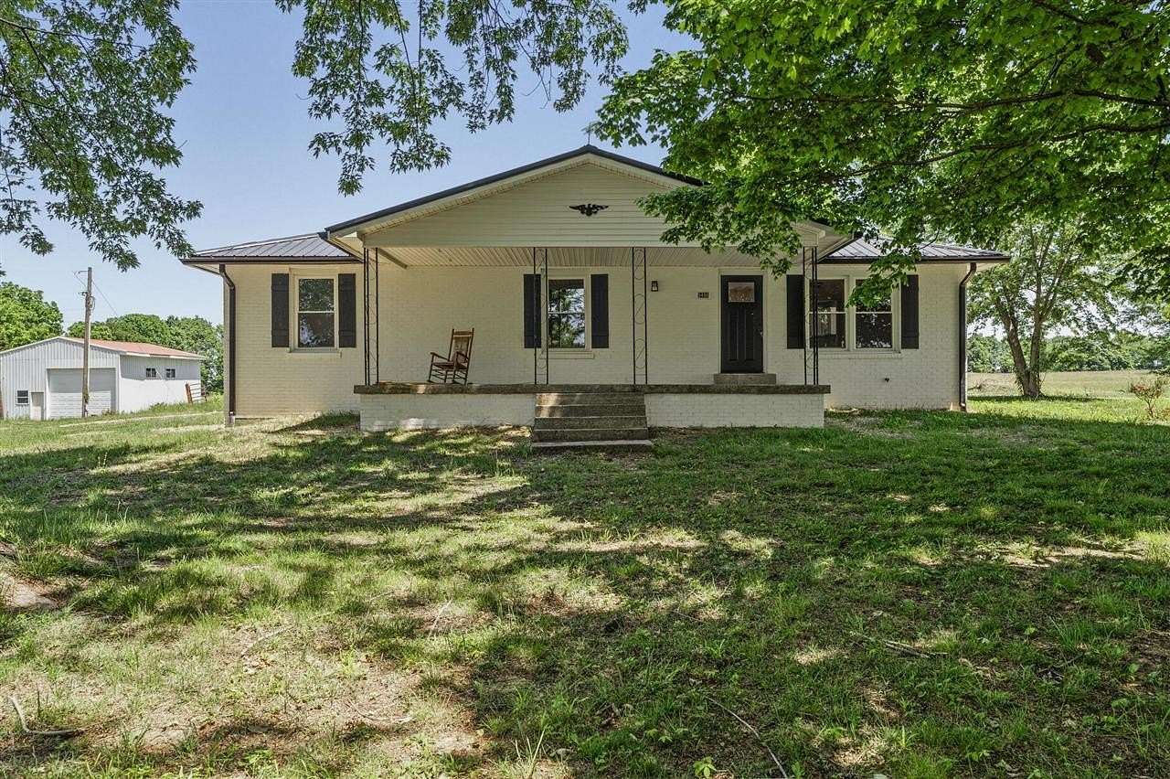 14.4 Acres of Recreational Land with Home for Sale in Bowling Green, Kentucky
