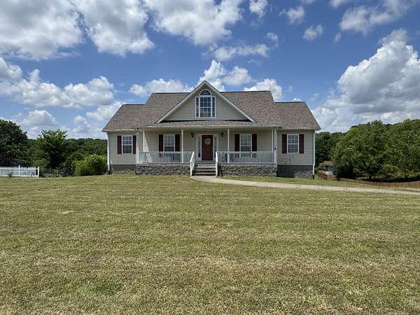 1.52 Acres of Land with Home for Sale in Woodlawn, Tennessee