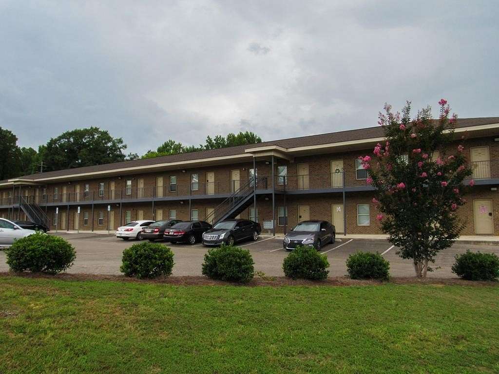 4 Acres of Land with Home for Lease in Troy, Alabama