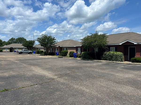 2.33 Acres of Land with Home for Lease in Troy, Alabama