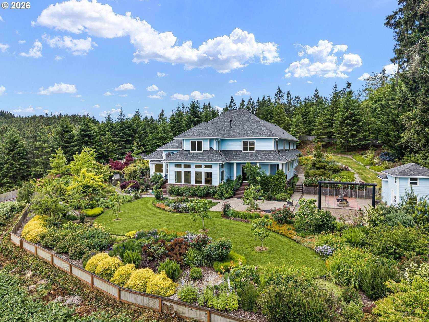 5.17 Acres of Land with Home for Sale in Eugene, Oregon