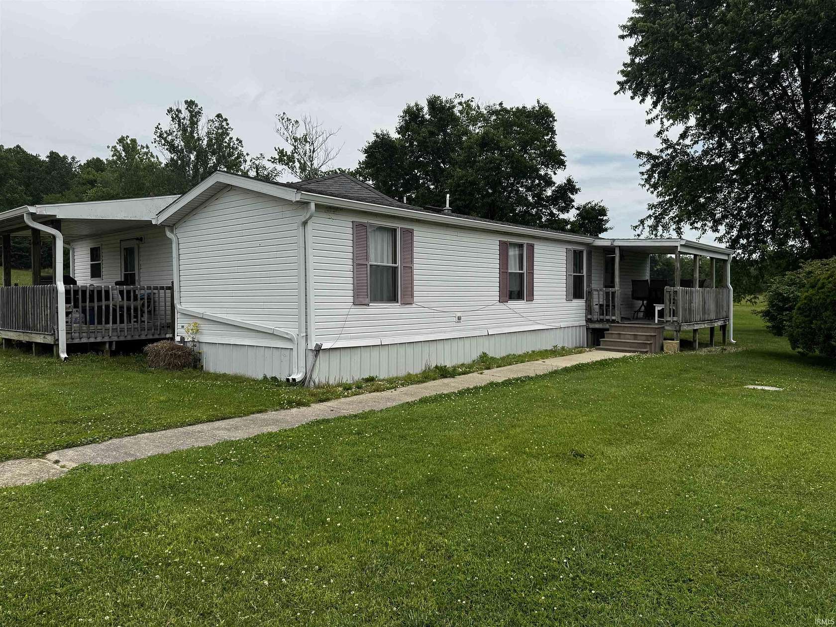 14.9 Acres of Land with Home for Sale in Bloomfield, Indiana