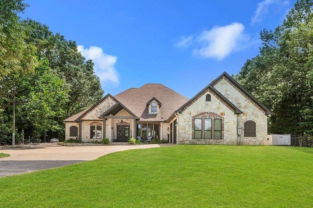 27.5 Acres of Recreational Land with Home for Sale in Brownsboro, Texas